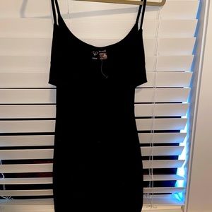 Extremely cute strappy front dress, black